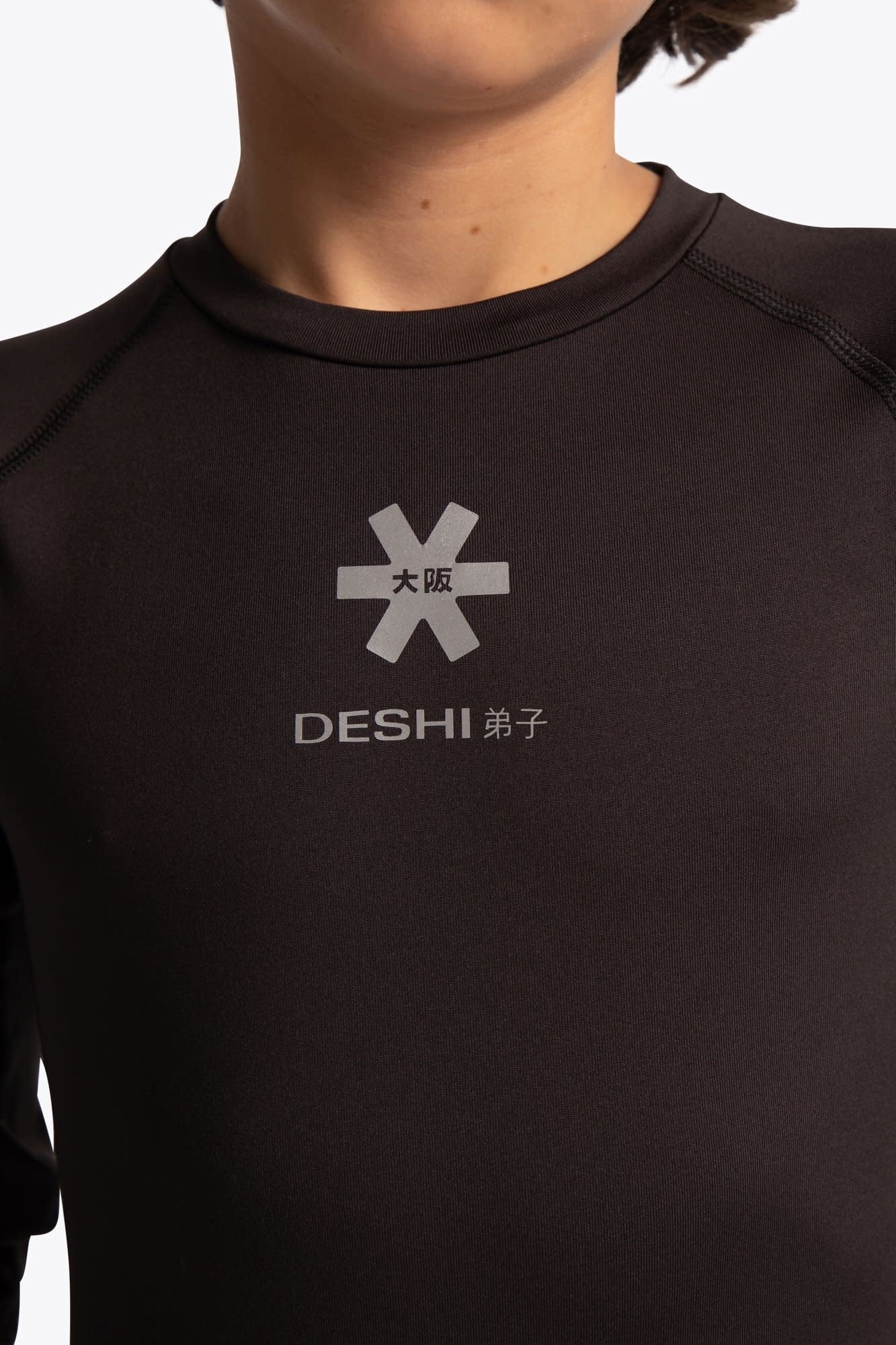 osaka-deshi-baselayer-shirt-5.jpg