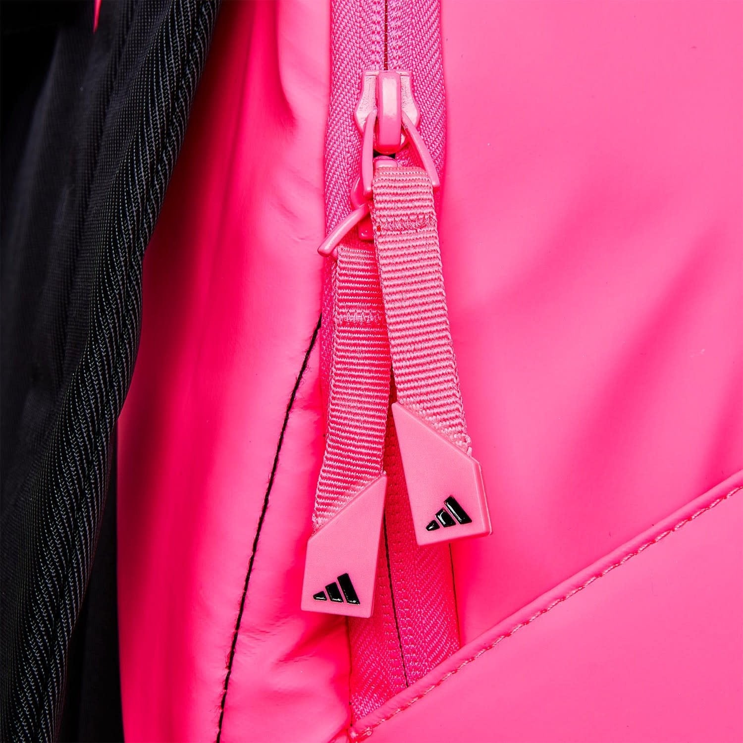 adidas-vs-6-backpack-black-pink-5.jpg
