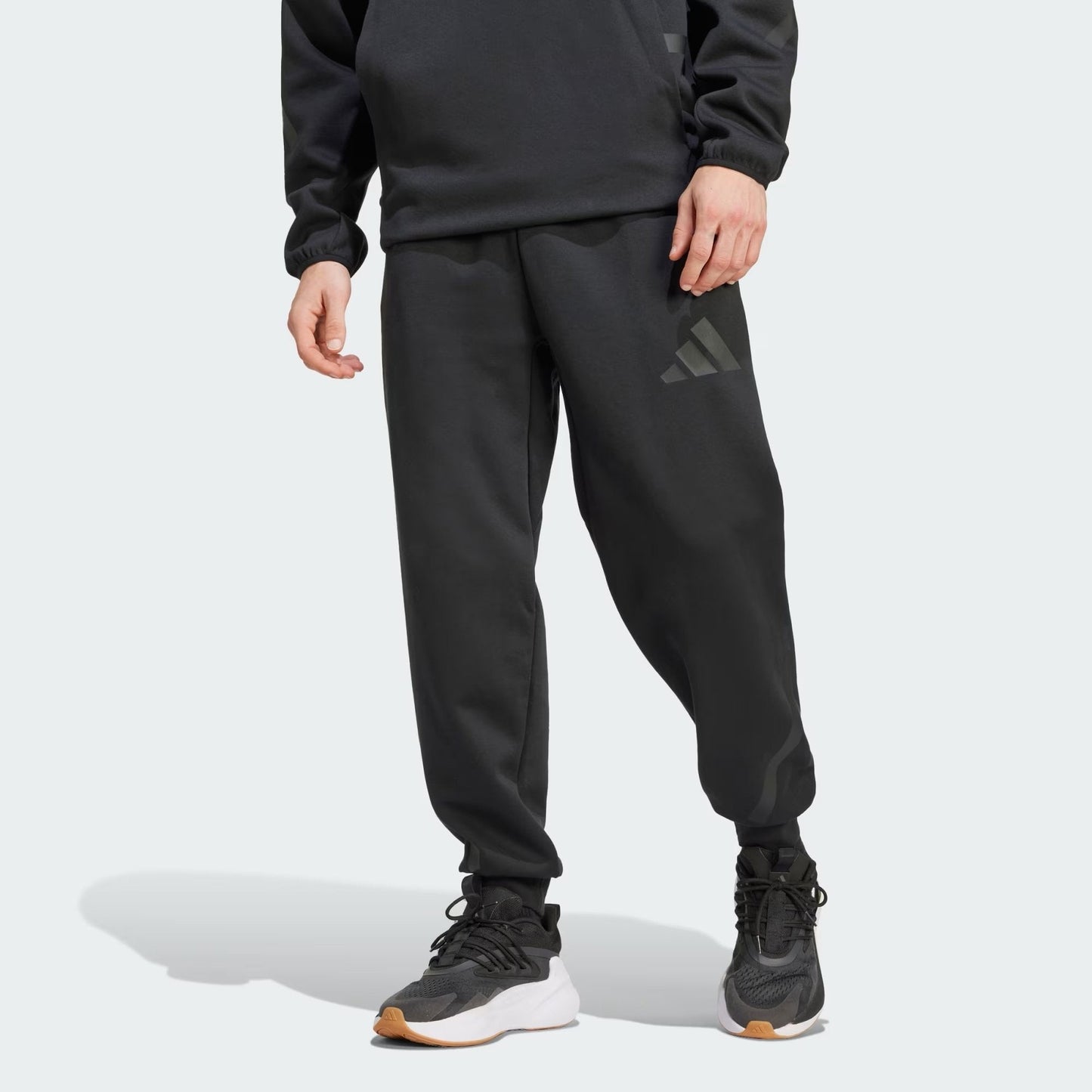 new-adidas-zne-broek-zwart-jd9599-21-model_16f6a583-15d8-426d-af02-9b183ec18e29.jpg