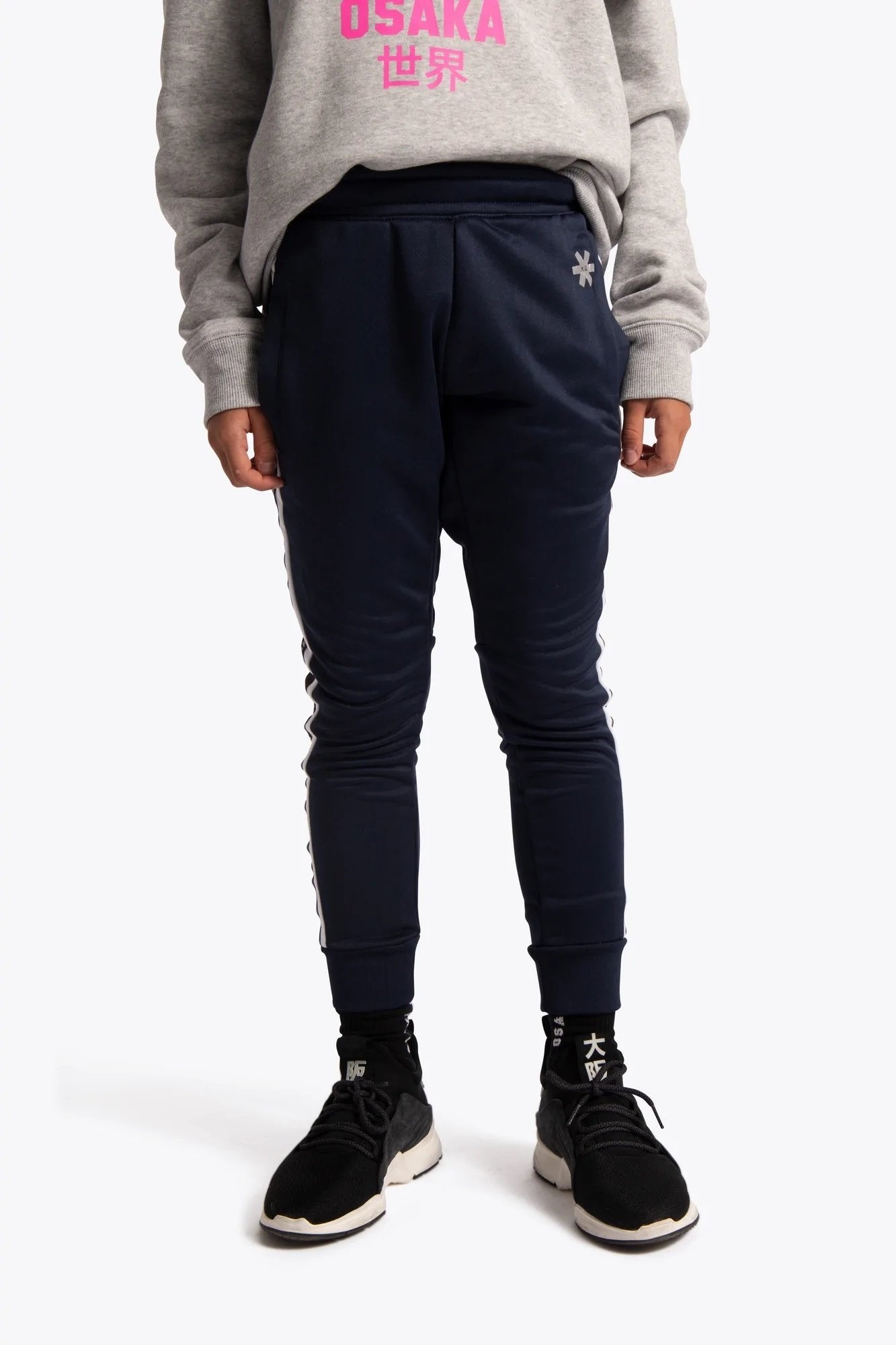 training-sweatpants-navy-deshi-front-girl-2000x200.jpg